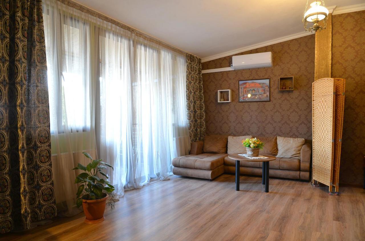 Natia'S Apartment On Dadiani St. Tbilissi Extérieur photo