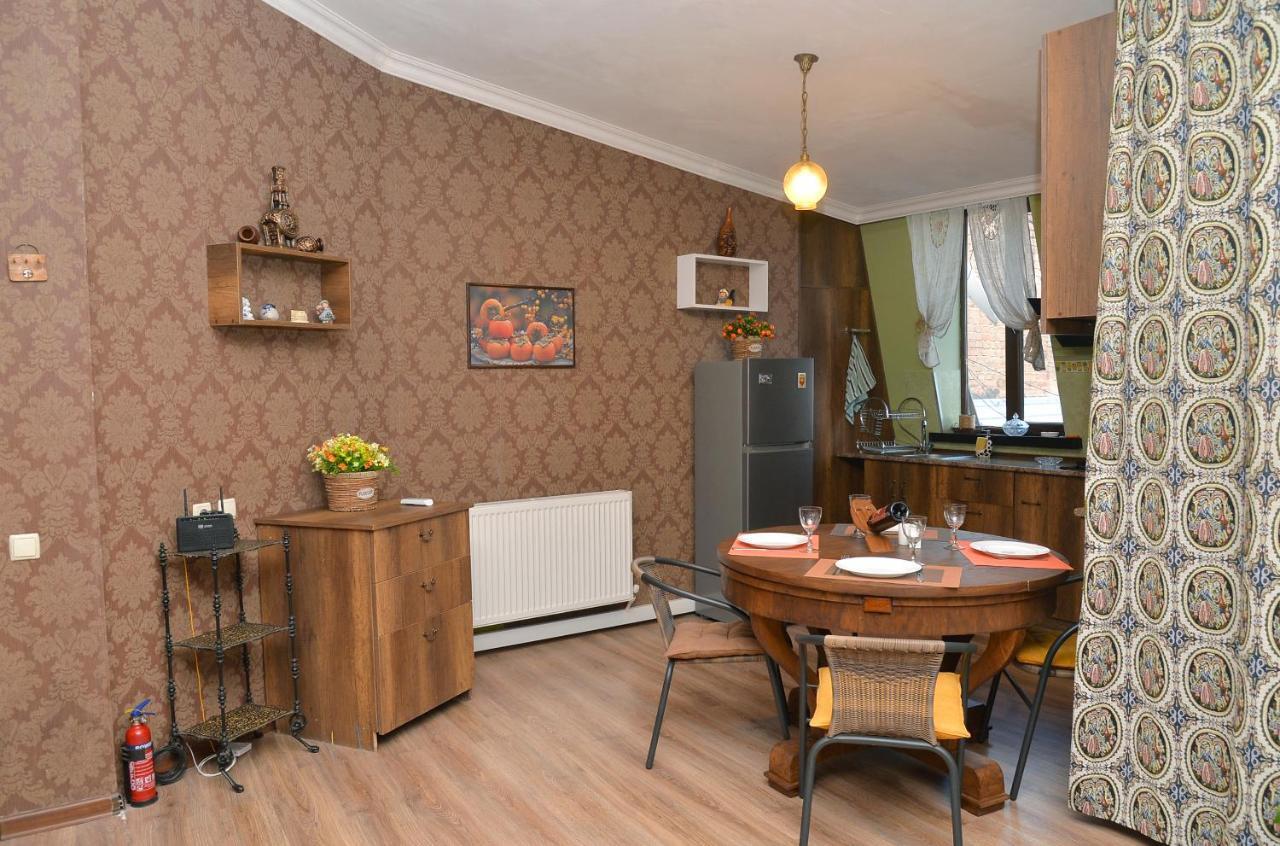 Natia'S Apartment On Dadiani St. Tbilissi Extérieur photo