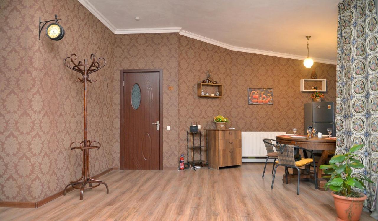 Natia'S Apartment On Dadiani St. Tbilissi Extérieur photo