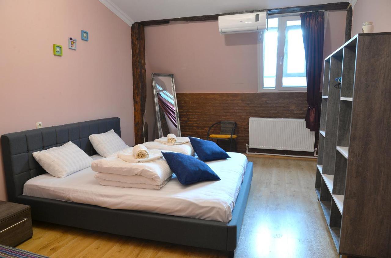 Natia'S Apartment On Dadiani St. Tbilissi Extérieur photo