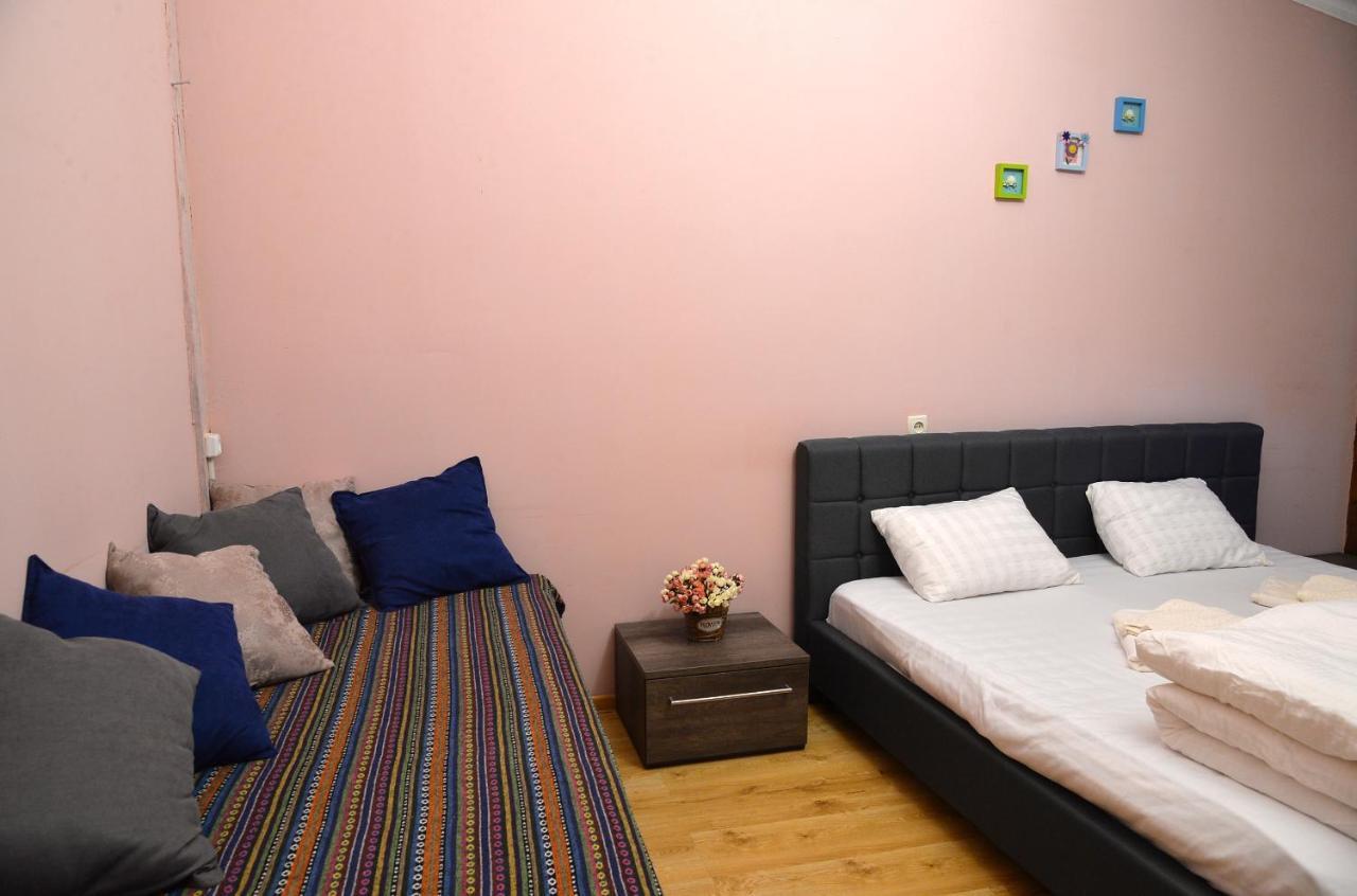 Natia'S Apartment On Dadiani St. Tbilissi Extérieur photo